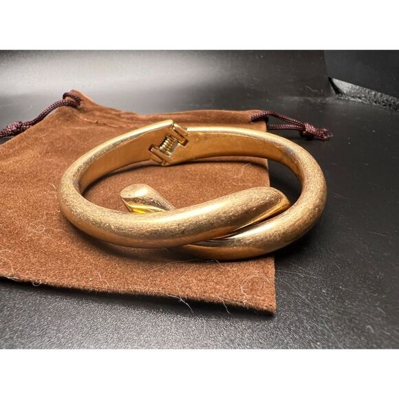 Twisted Hinged Bracelet - Picture 5 of 6